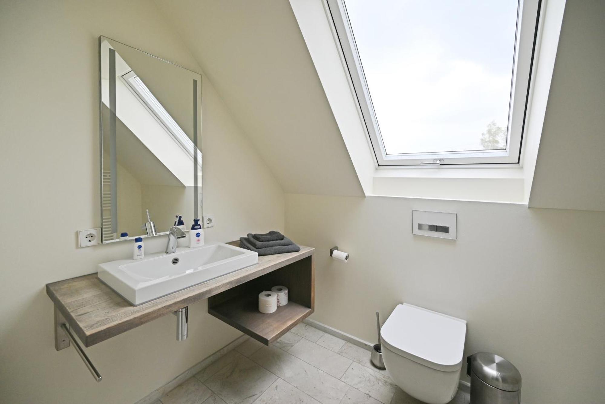 Modernes & Gepflegtes Hotelzimmer Mit Kueche! Bernstadt  Ngoại thất bức ảnh